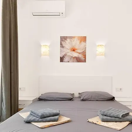 Zhelyazkova Sunny 2br 公寓