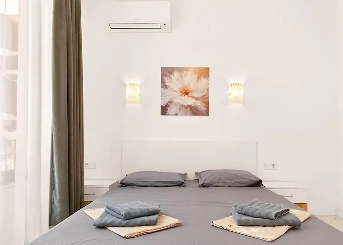 Zhelyazkova Sunny 2br アパート