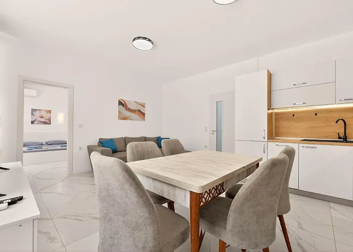 アパート Zhelyazkova Sunny 2br *