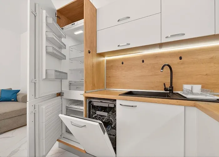 アパート Zhelyazkova Sunny 2br ヴァルナ