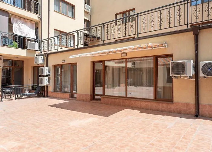 Zhelyazkova Sunny 2br アパート ヴァルナ